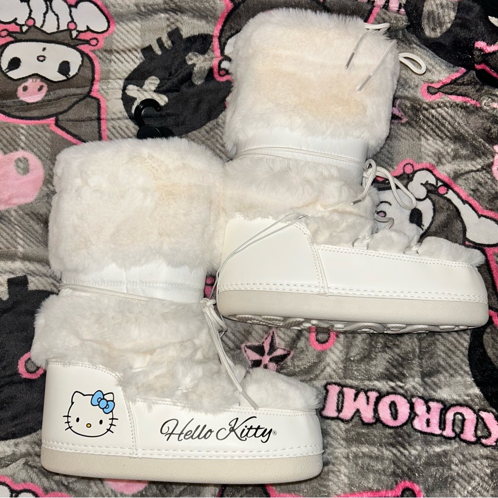 Hello kitty snow boots